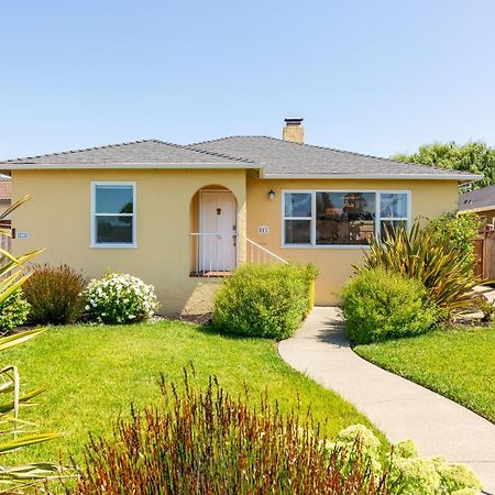 Spacious Renovated Petaluma Home- Pool Table, Fire Pit, Parking מראה חיצוני תמונה