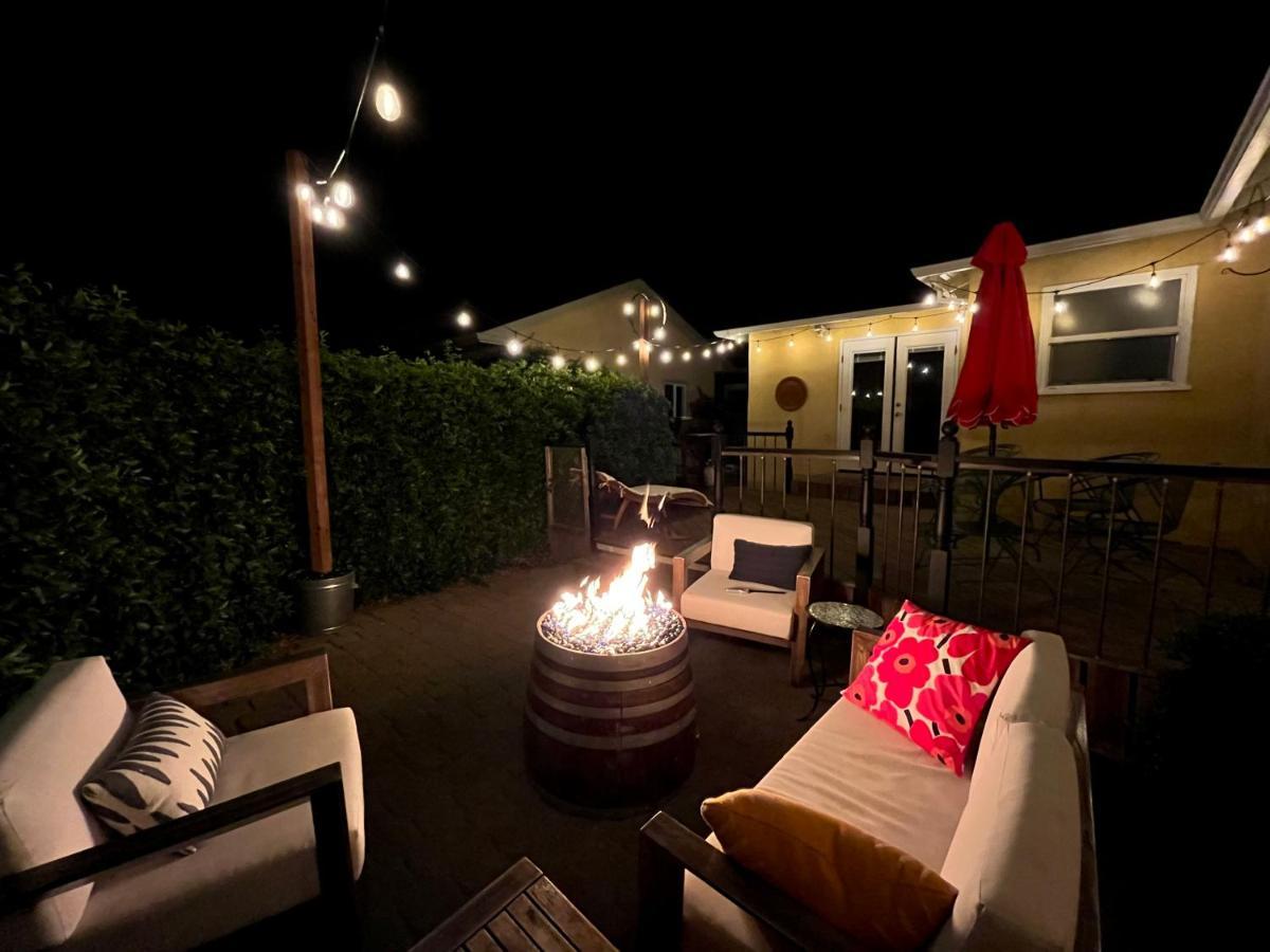 Spacious Renovated Petaluma Home- Pool Table, Fire Pit, Parking מראה חיצוני תמונה