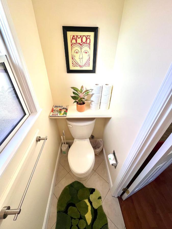 Spacious Renovated Petaluma Home- Pool Table, Fire Pit, Parking מראה חיצוני תמונה
