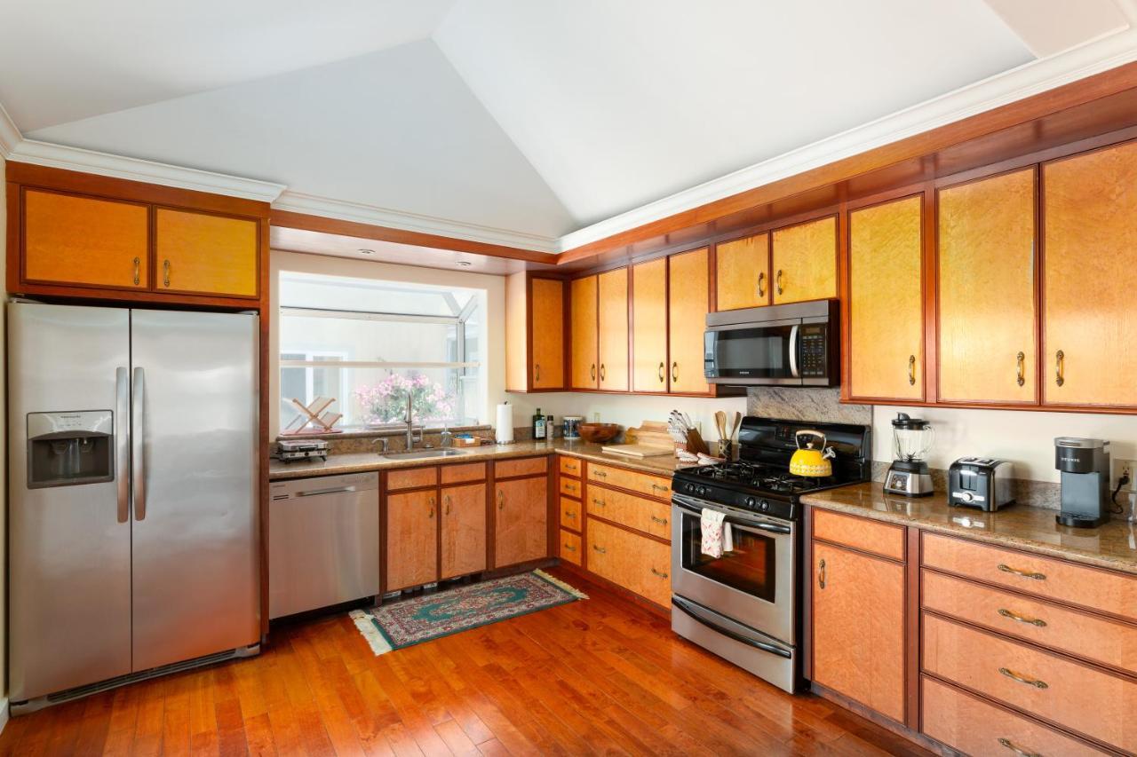 Spacious Renovated Petaluma Home- Pool Table, Fire Pit, Parking מראה חיצוני תמונה